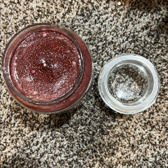 Large Yankee Candle autumn daydream candle - Picture 2 of 3